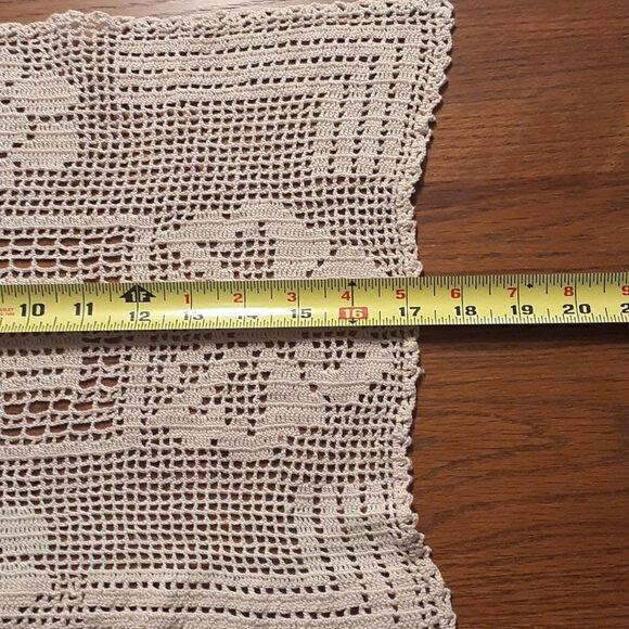 2 pc bundle vintage ecru hand crocheted doilies - Picture 8 of 8